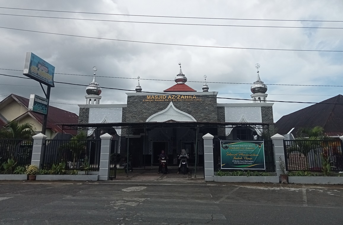 Masjid Az Zahra: Healing Souls and Bodies Amid Cilacap's Bustle